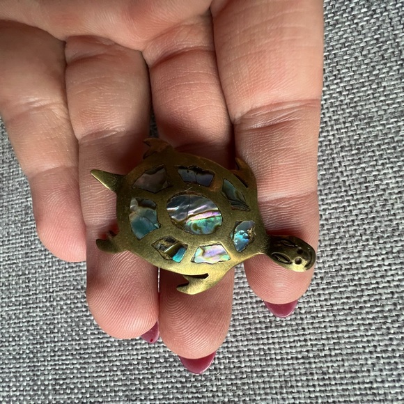 Vintage abalone turtle brooch - Picture 6 of 12